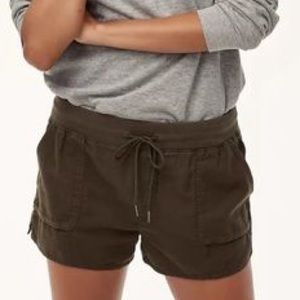 Community (Aritzia) Black Axiom Short